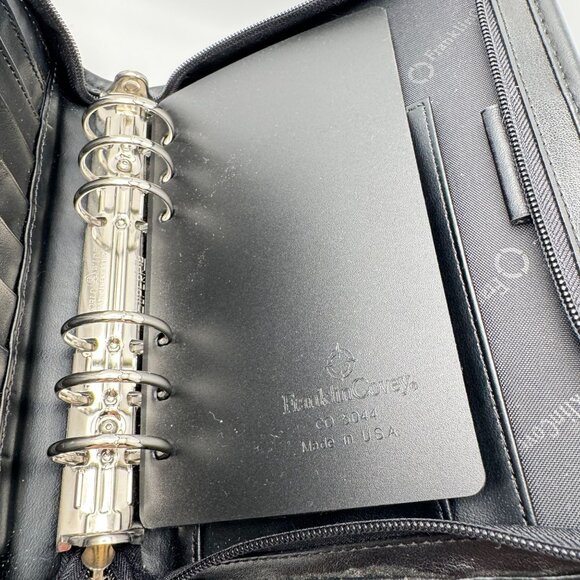 Franklin Covey Black Vegan Leather Zippered Binder Compact Sz Organizer 6 Rings - Picture 9 of 13